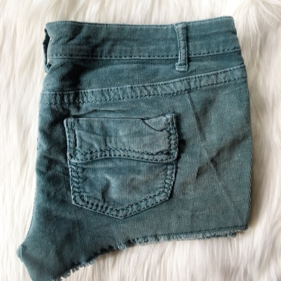 Style V-Star Corduroy Shorts - Picture 2 of 3